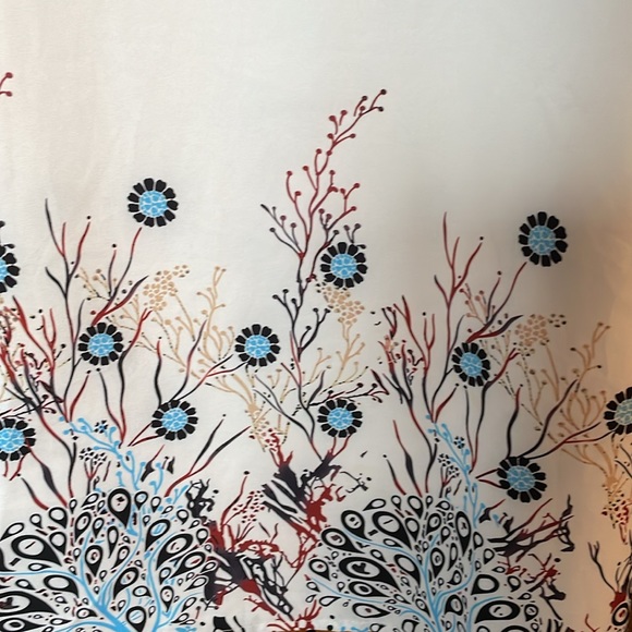 Yoins winter white spring dress with flower design. - Picture 6 of 7